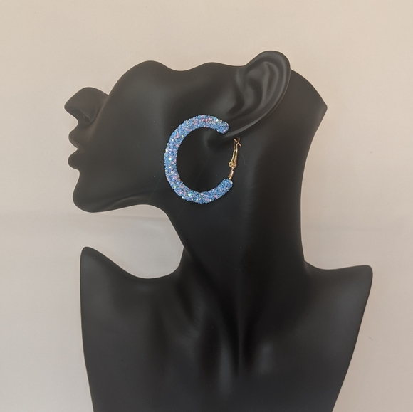 ๐ Colorful Summer Hoop Earrings - Blue - Picture 3 of 5